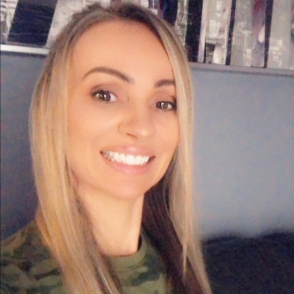 Meet your Posher, Allie - Picture 3 of 11